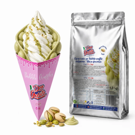 Bubble Waffle verzi cu fistic Don Gelato, cu înghețată moale într-un suport roz din hârtie